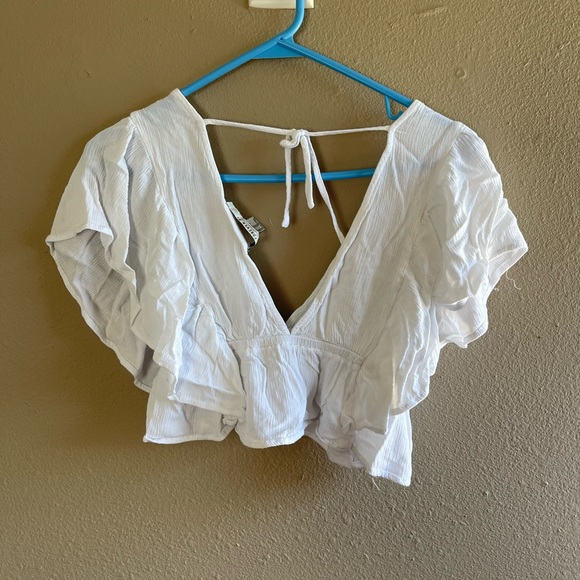 Cream colored crop top deep V neck and back size XS Forever 21 worn once - Picture 3 of 3